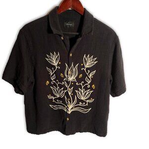 Men's Embroidered Camp Collar Floral Hawaiian Shirt Cropped Textured - Medium